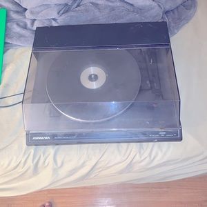 VINTAGE RECORD PLAYER